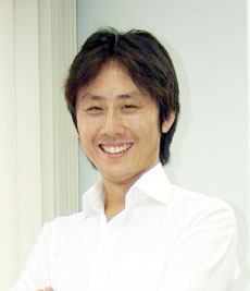 初谷優